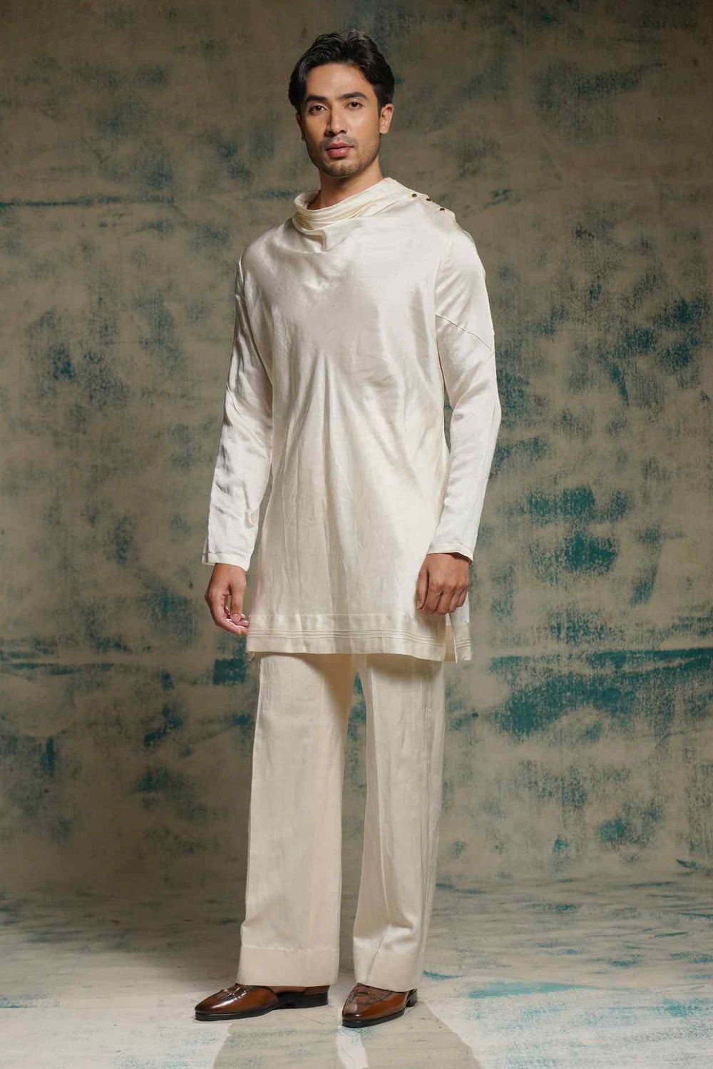 CLASSIC COWL NECK KURTA SET
