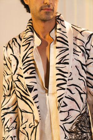 DIGAMBARA JACKET SET