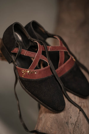 Cross Ankle-Strap Caligae In Black