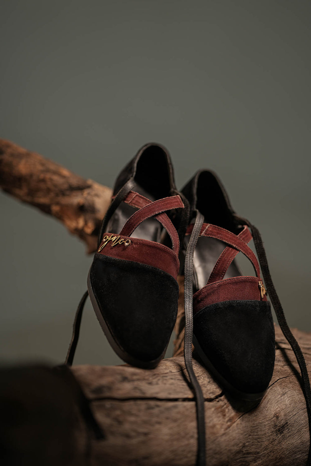 Cross Ankle-Strap Caligae In Black
