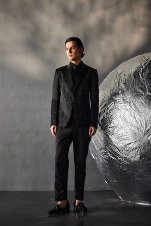 Dire Black Tux