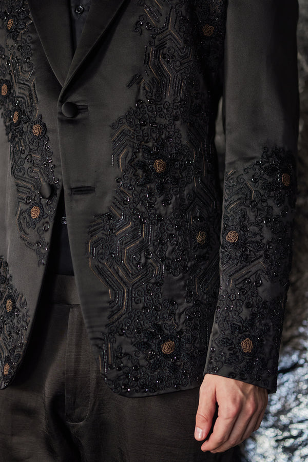 Dire Black Tux