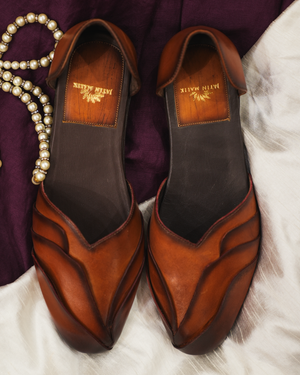 LAYERED Tan brown leather handcrafted loafers