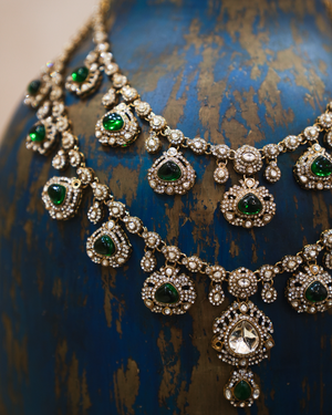 Emrald Noor Mala Emrald green kundan double layered mala