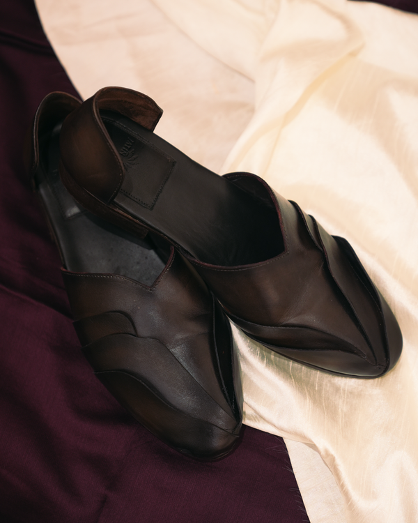 LOTUS Brown leather handcrafted loafers